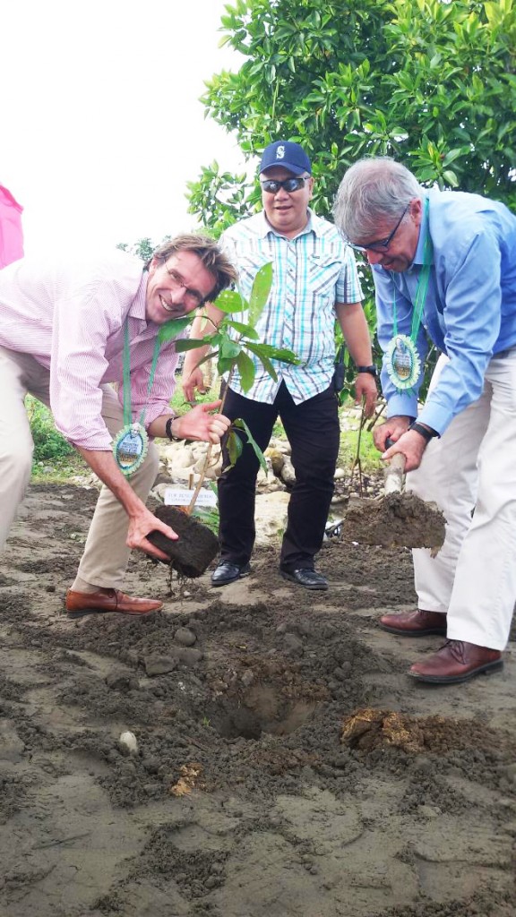 Mr. Berthold Schirm of GIZ-PAME Project Director and Dr. Berthold Siebert of ACB-GIZ-Institutional Strengthening of Biodiversity Project planted a tree along NOCWCA to signify their commitment and support to the new RAMSAR site’s conservation efforts.