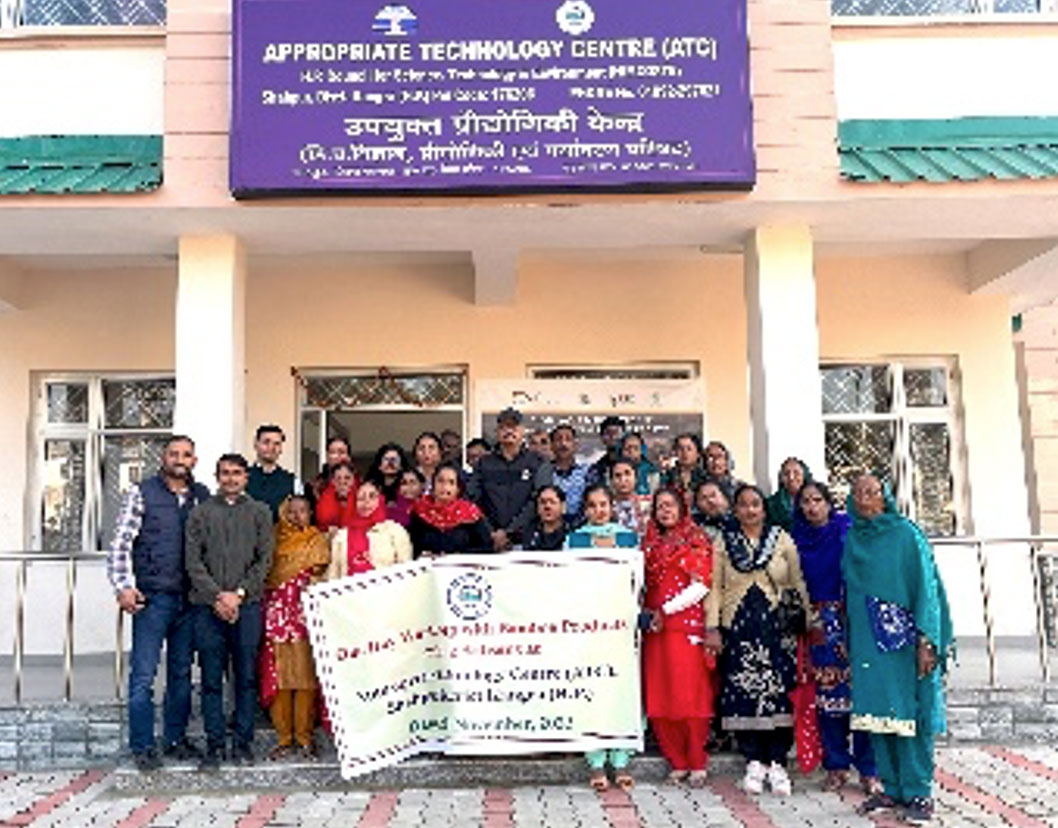 Workshop with local bamboo artisans on market strategies and product design for bamboo-based craft at the ATC Shahpur, Kangra district | © GIZ India
