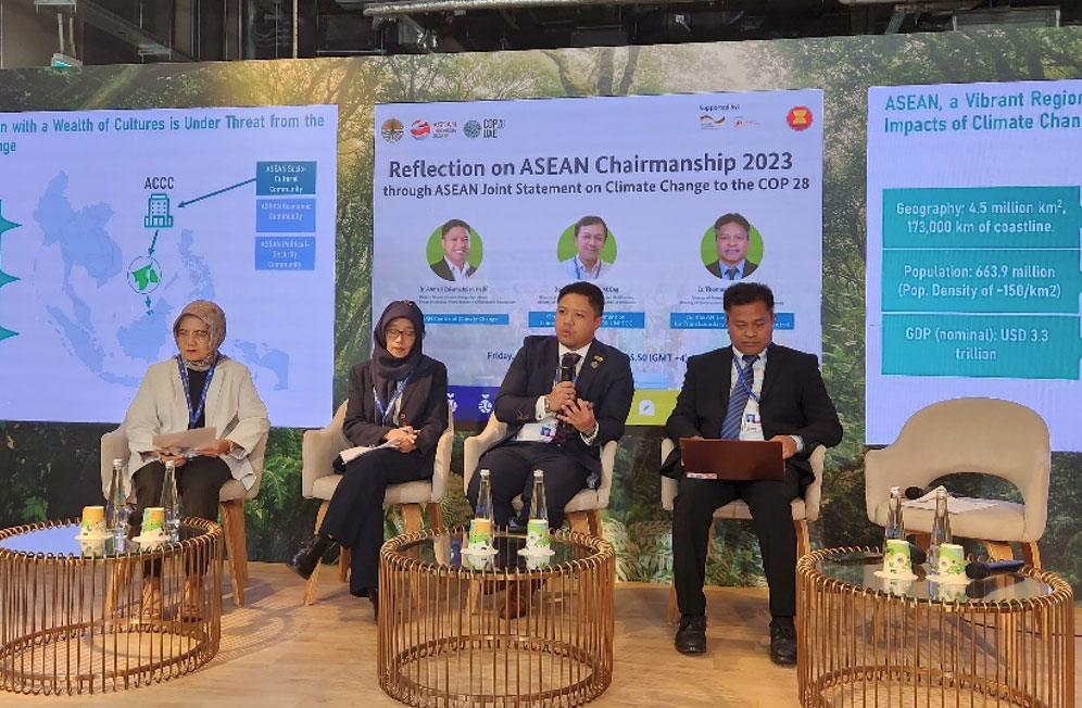 Panel discussion on Reflection on ASEAN Joint Statement on Climate Change, held by Indonesia